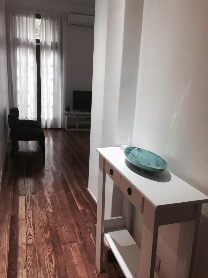 Apartamento Dos Ambientes Amplios Y Luminosos En Recoleta *